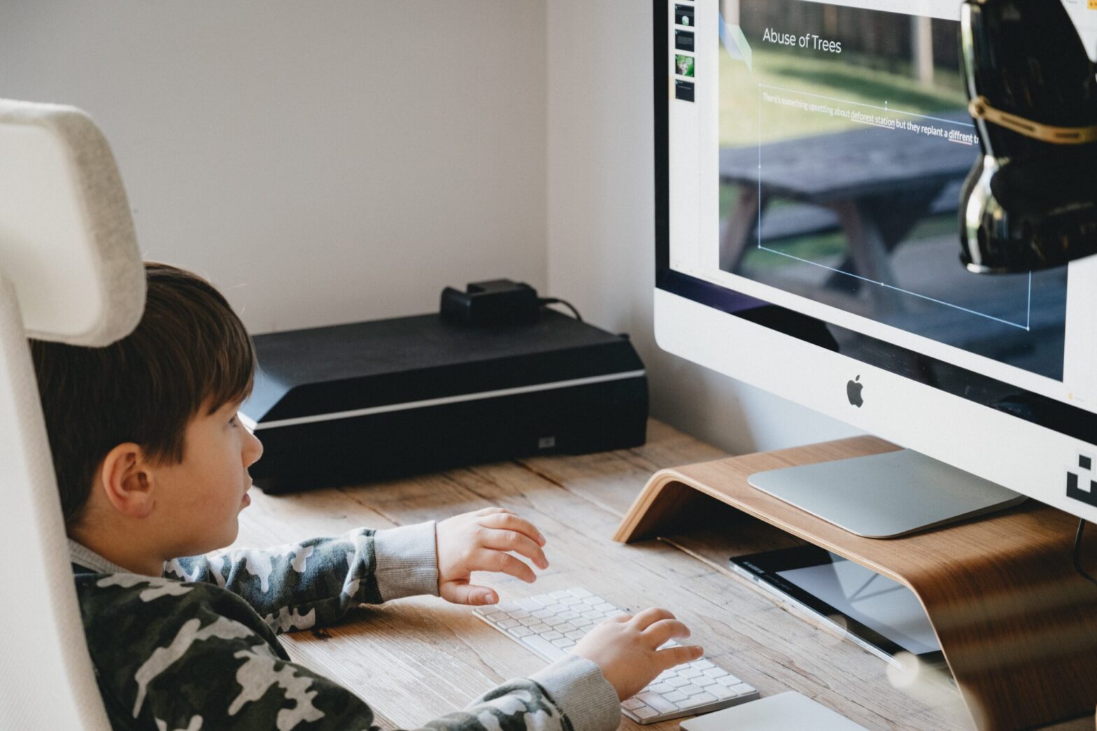 L’integrazione di un programma scolastico per i genitori sosterrà lo sviluppo del bambino