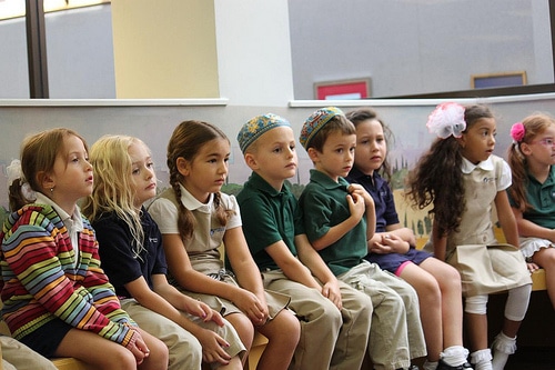 L’assistenza all’infanzia è più vantaggiosa per i bambini che hanno minori opportunità a casa